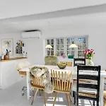 Cozy In With Kitchen Højby